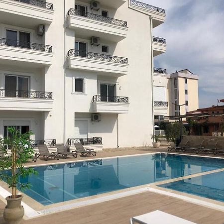 Metropolis Hotel Улцин Екстериор снимка
