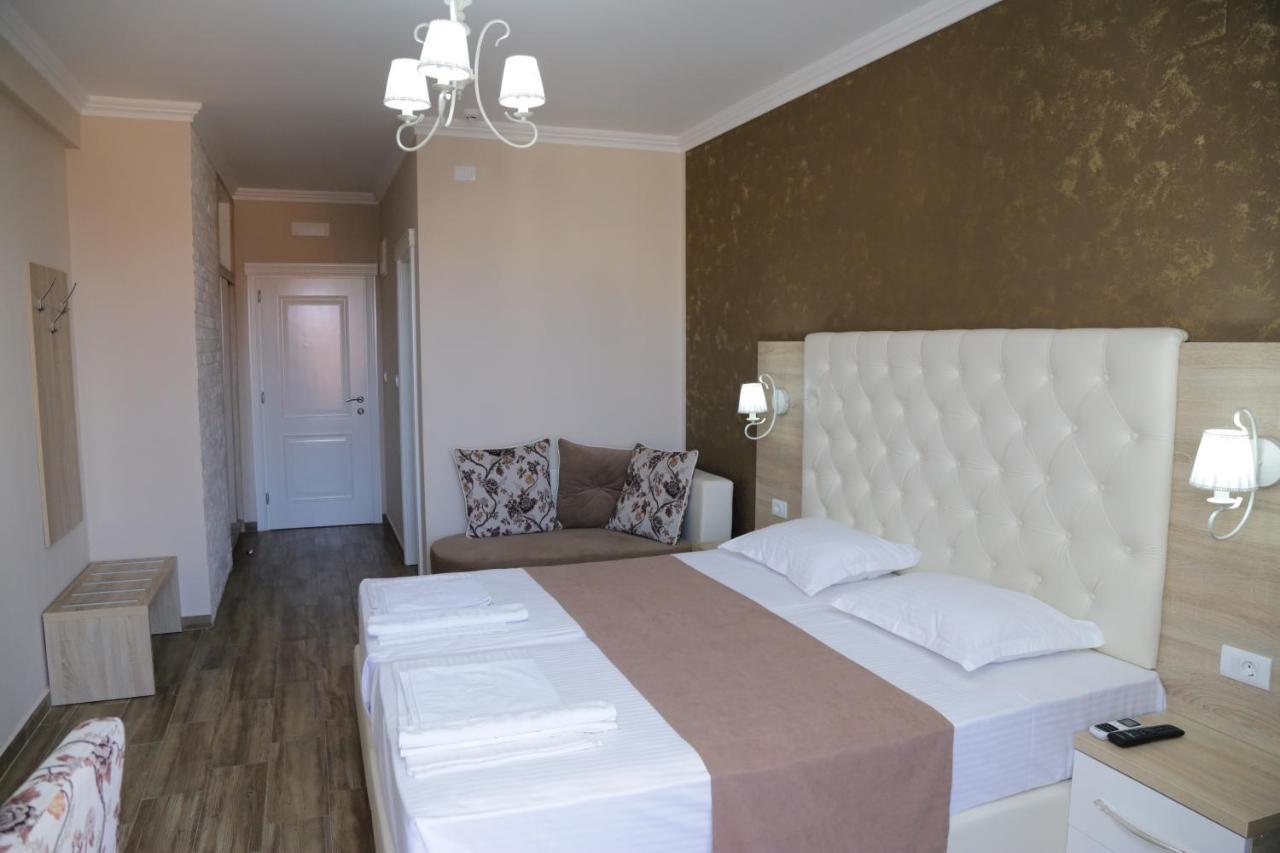Metropolis Hotel Улцин Екстериор снимка