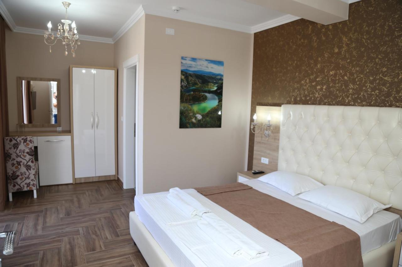 Metropolis Hotel Улцин Екстериор снимка
