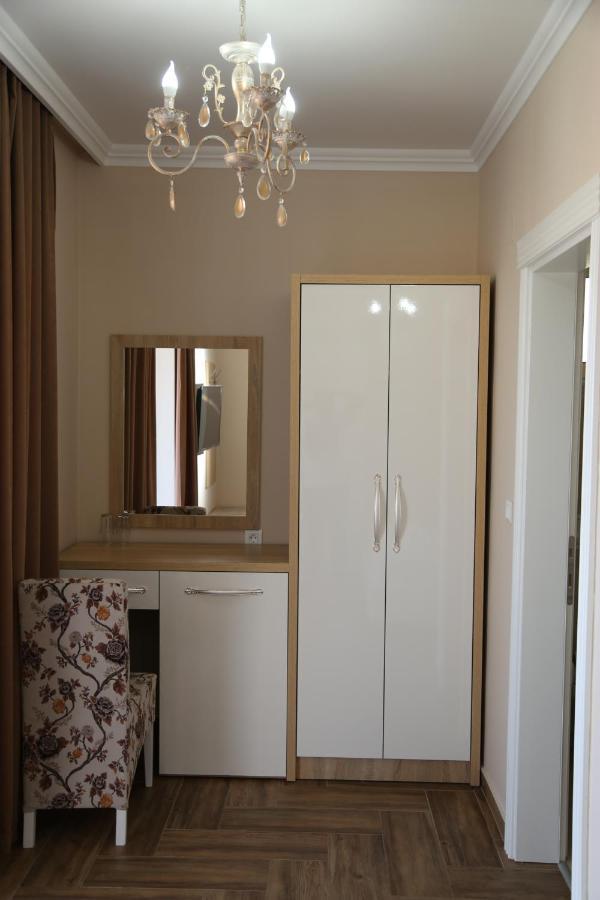 Metropolis Hotel Улцин Екстериор снимка
