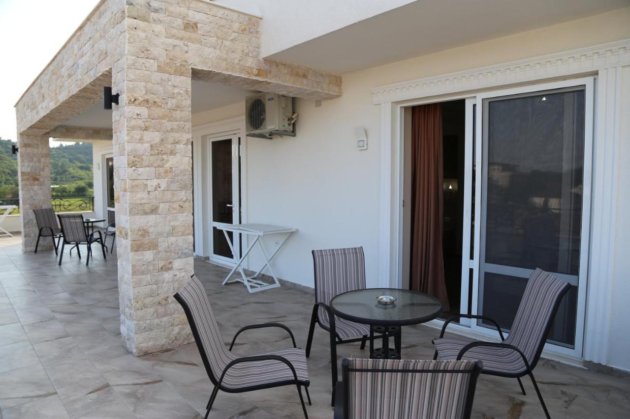 Metropolis Hotel Улцин Екстериор снимка