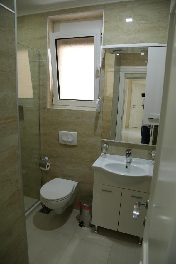 Metropolis Hotel Улцин Екстериор снимка