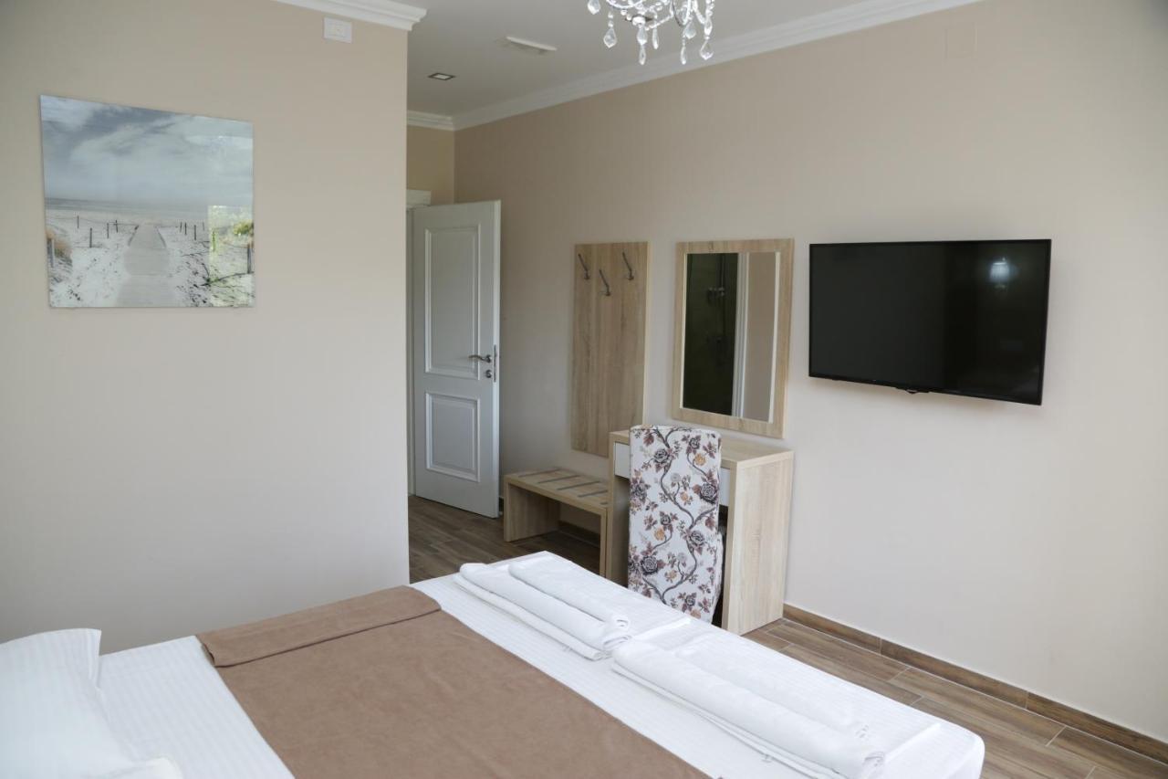 Metropolis Hotel Улцин Екстериор снимка