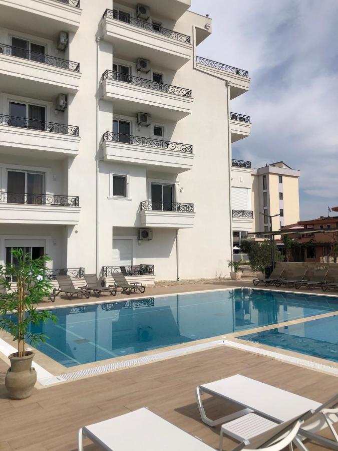 Metropolis Hotel Улцин Екстериор снимка
