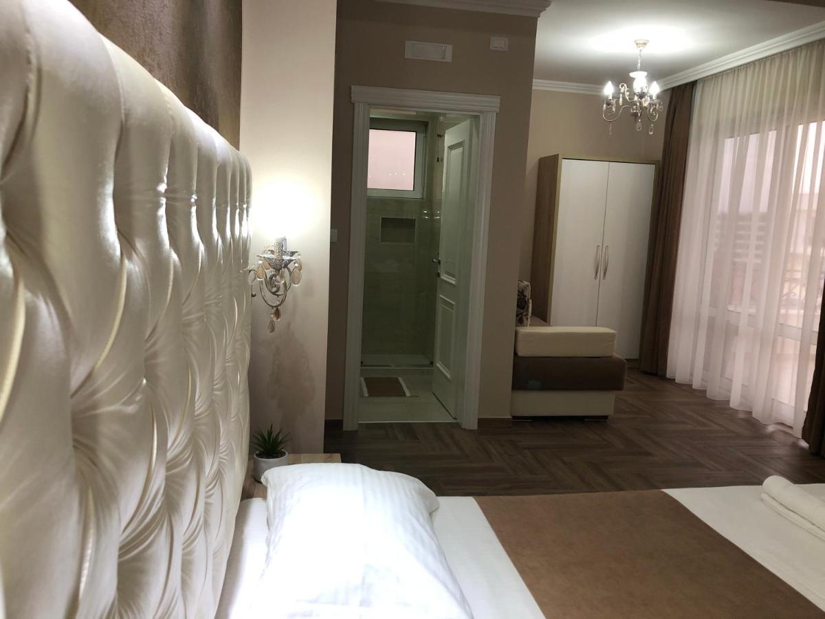 Metropolis Hotel Улцин Екстериор снимка