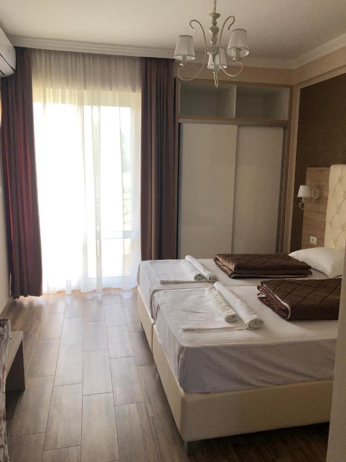 Metropolis Hotel Улцин Екстериор снимка