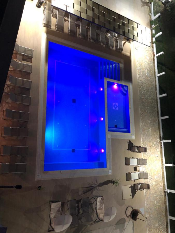 Metropolis Hotel Улцин Екстериор снимка
