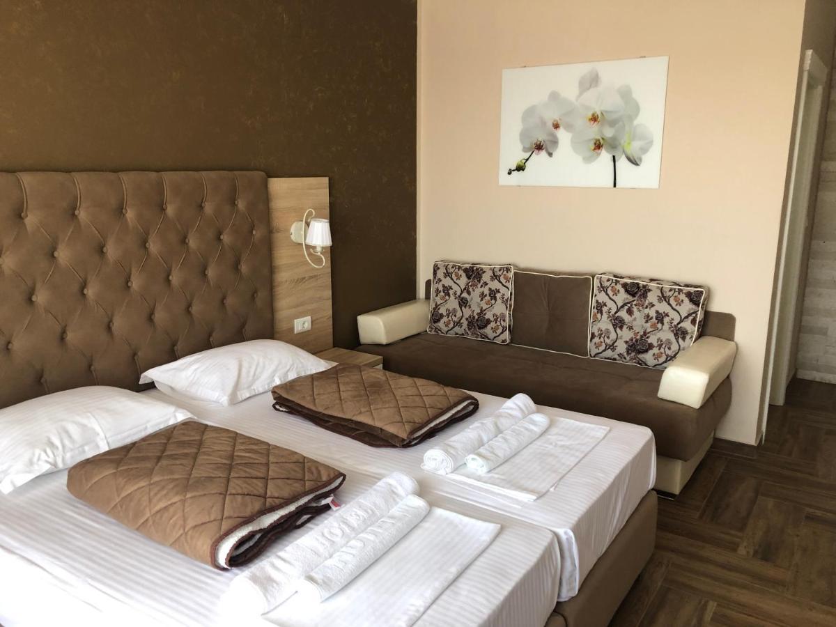 Metropolis Hotel Улцин Екстериор снимка