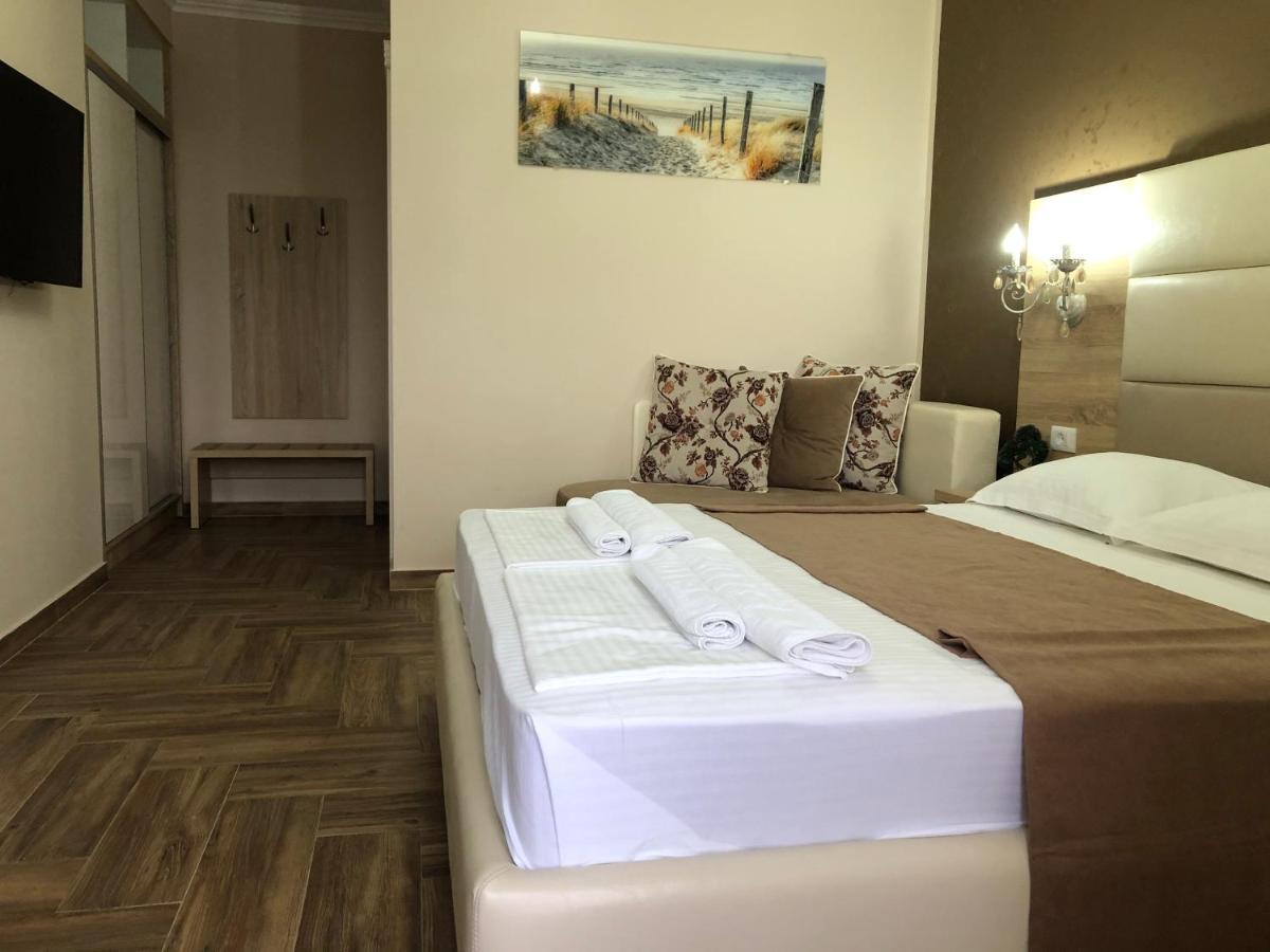 Metropolis Hotel Улцин Екстериор снимка