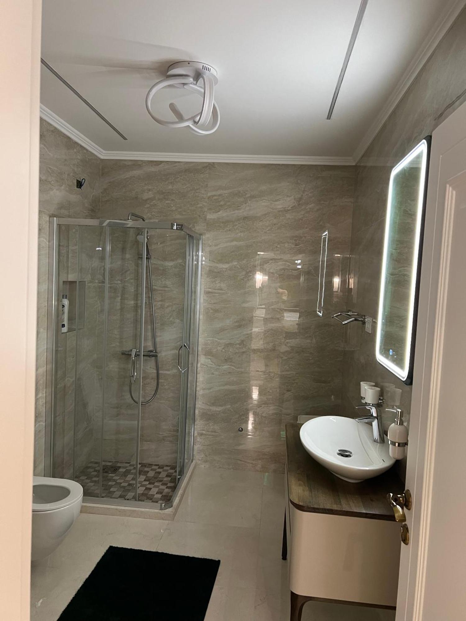 Metropolis Hotel Улцин Екстериор снимка